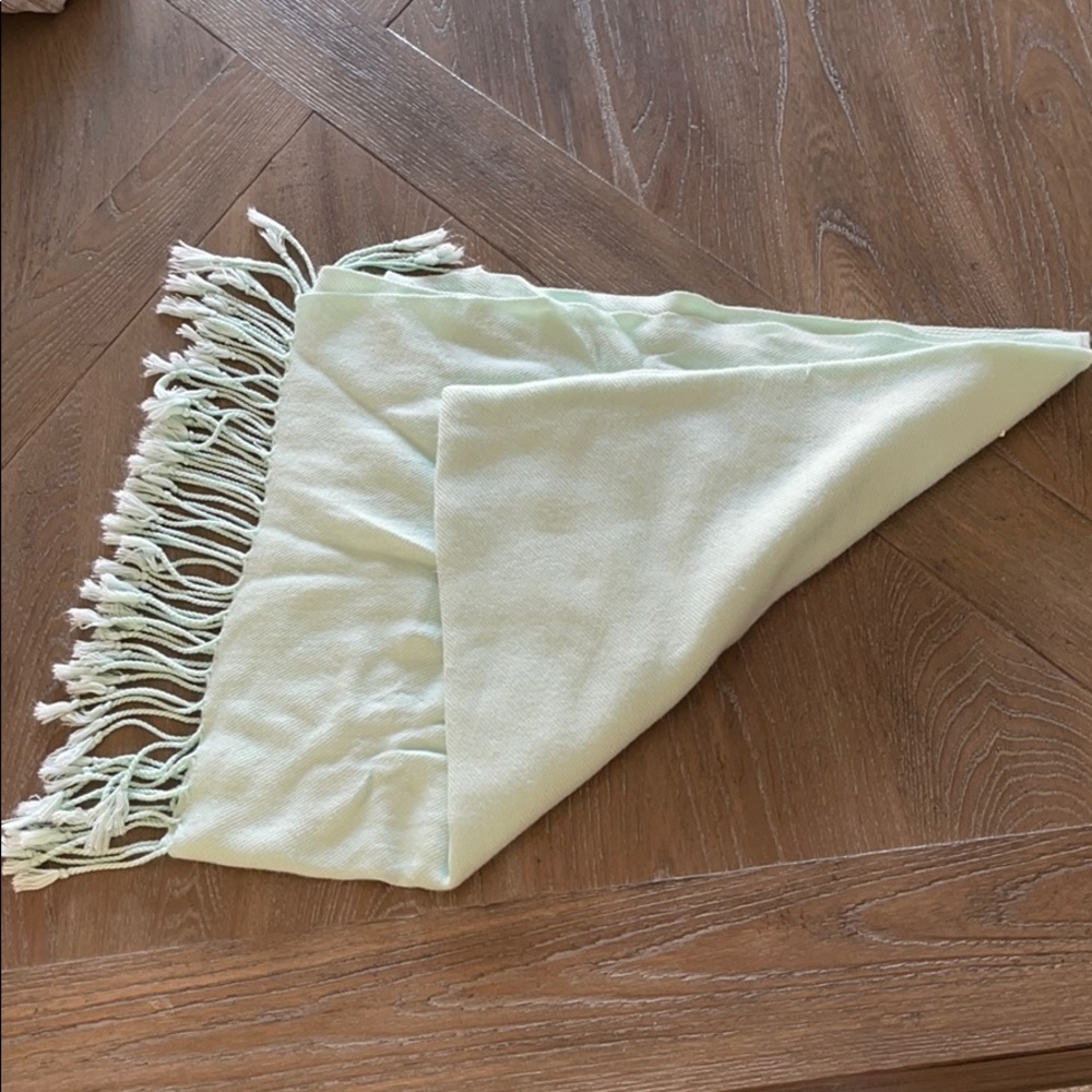 Women’s scarf
